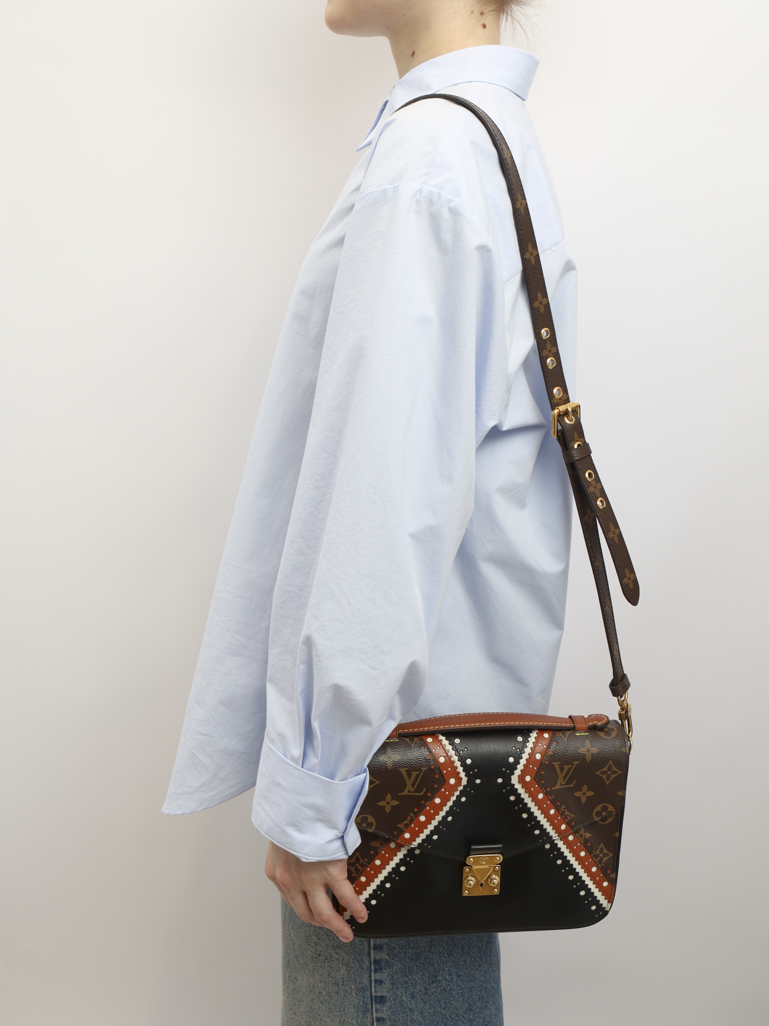 Louis Vuitton Pochette Metis  1