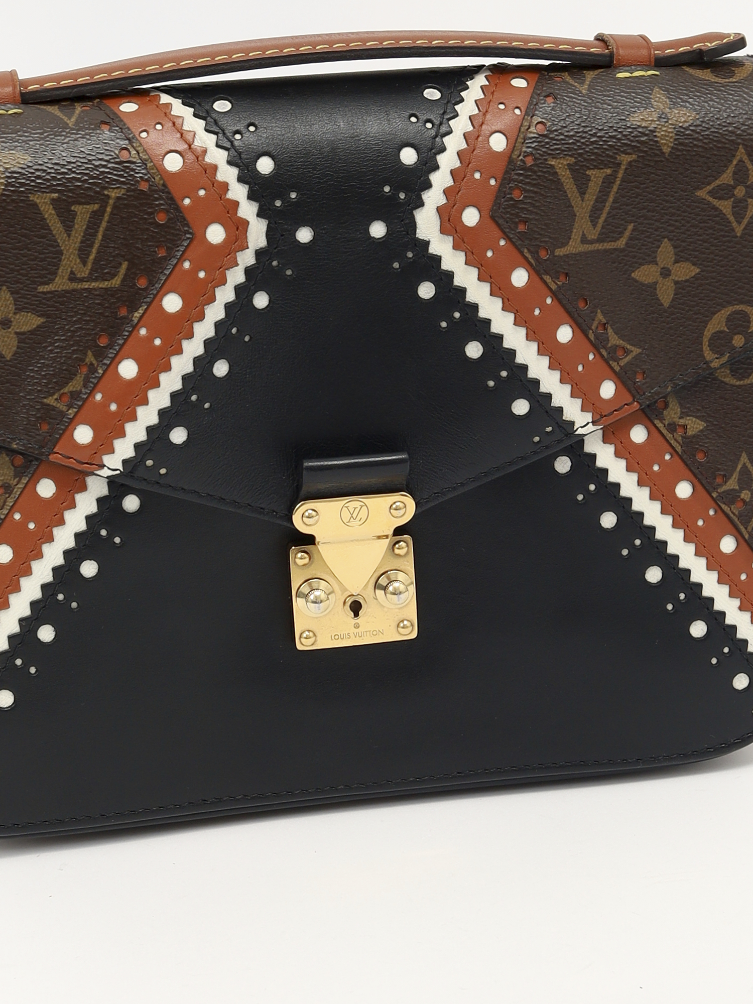 Louis Vuitton Pochette Metis  5