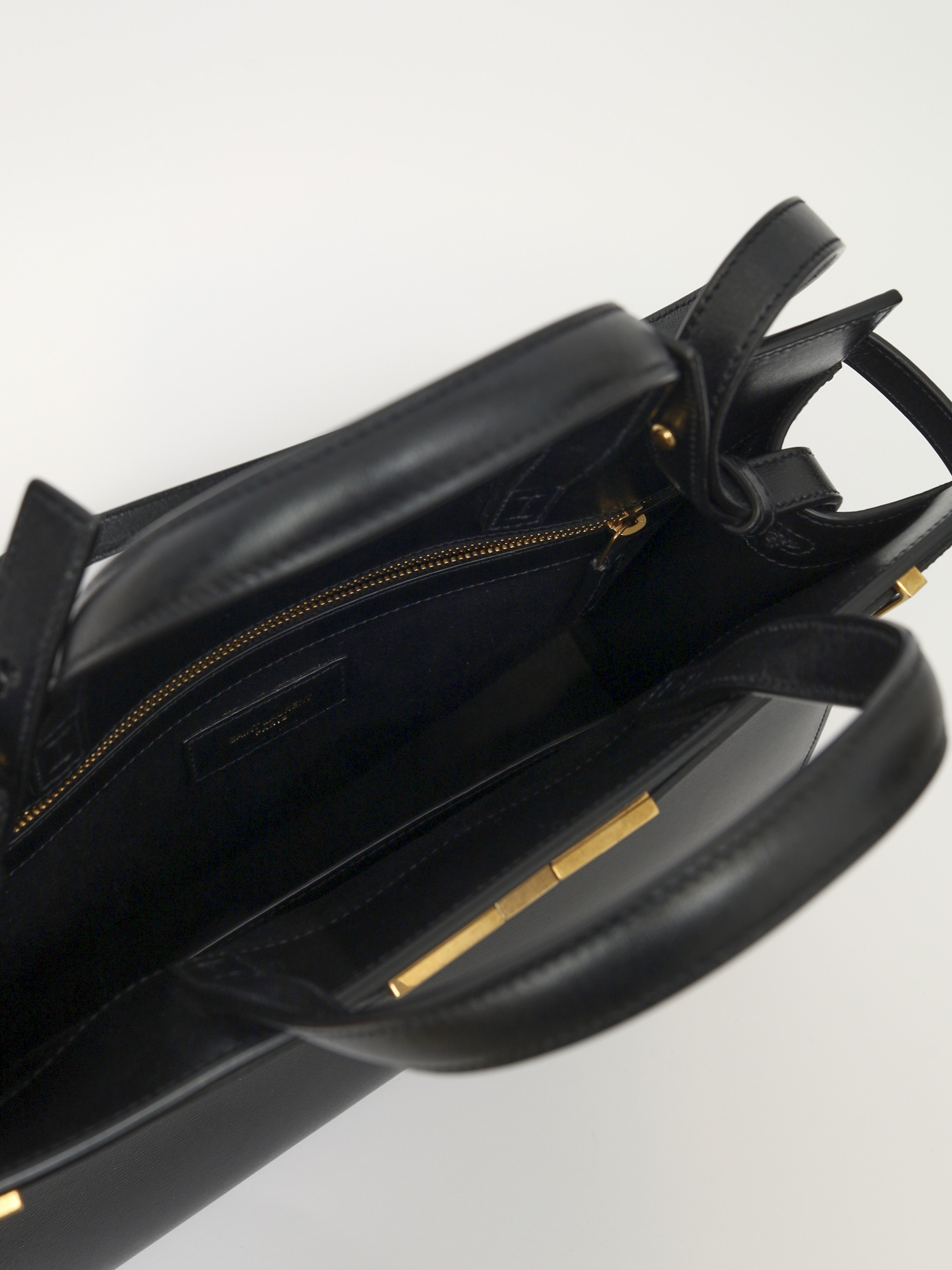 Saint Laurent Manhattan 8