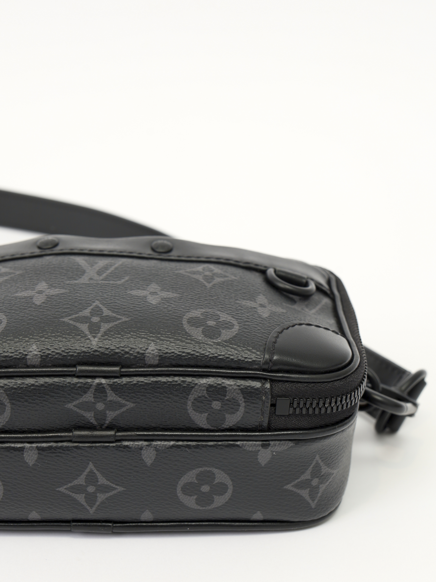 Louis Vuitton Alpha Wearable  9