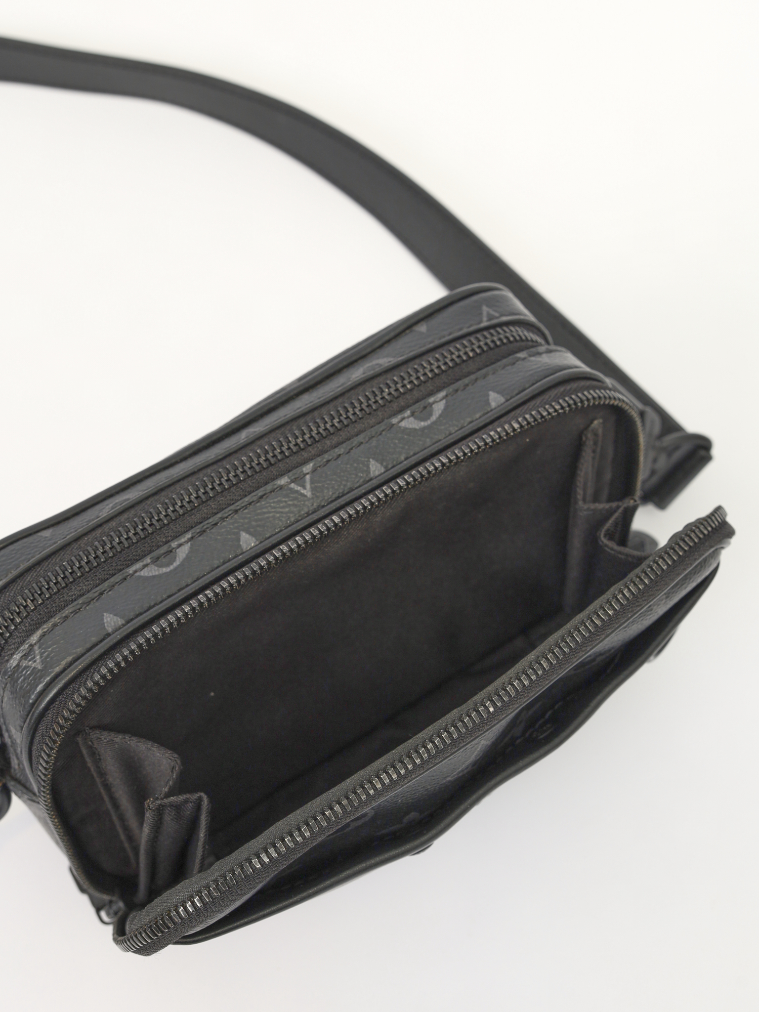 Louis Vuitton Alpha Wearable  10