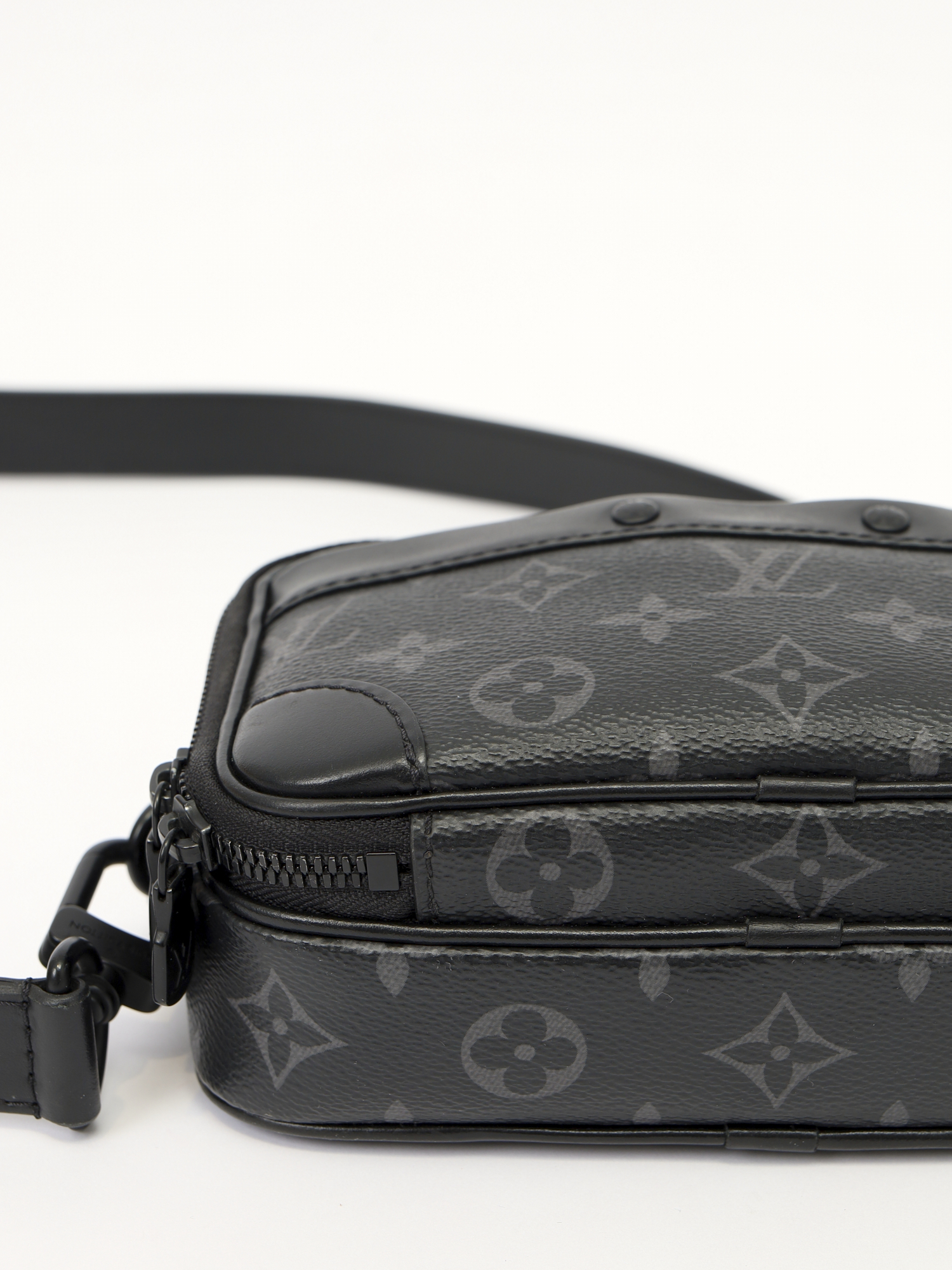 Louis Vuitton Alpha Wearable  8