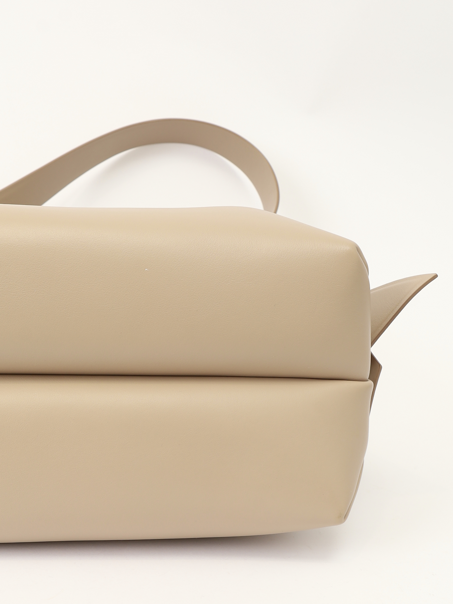 Acne Studios Musubi  9