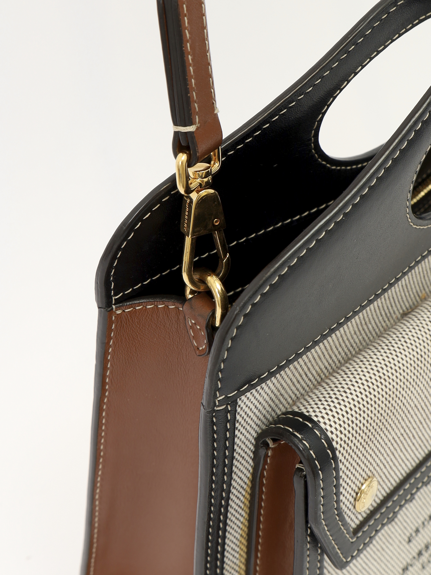 Burberry Pocket  6