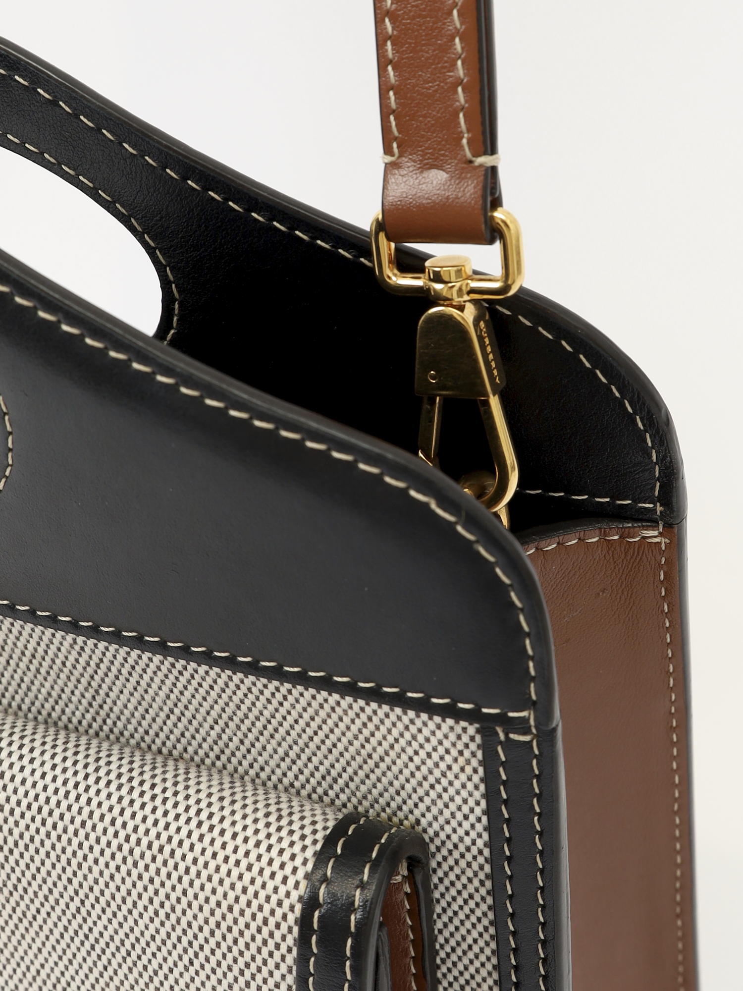 Burberry Pocket  7