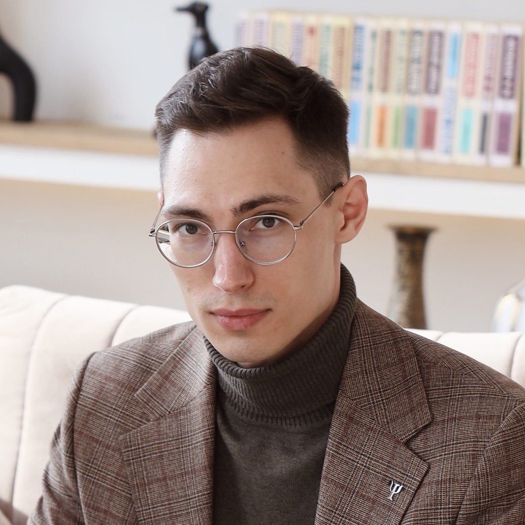 Илья Благов