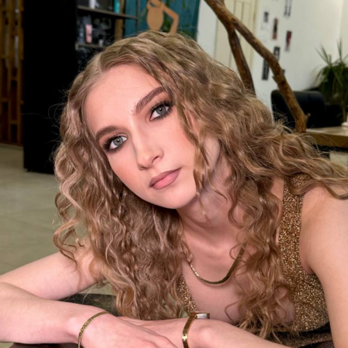 Полина Кононова