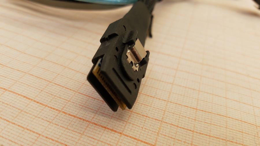 195-116-001 Кабель SFF  SFF8087-4×SATA+SideBand (SFF8448) #2