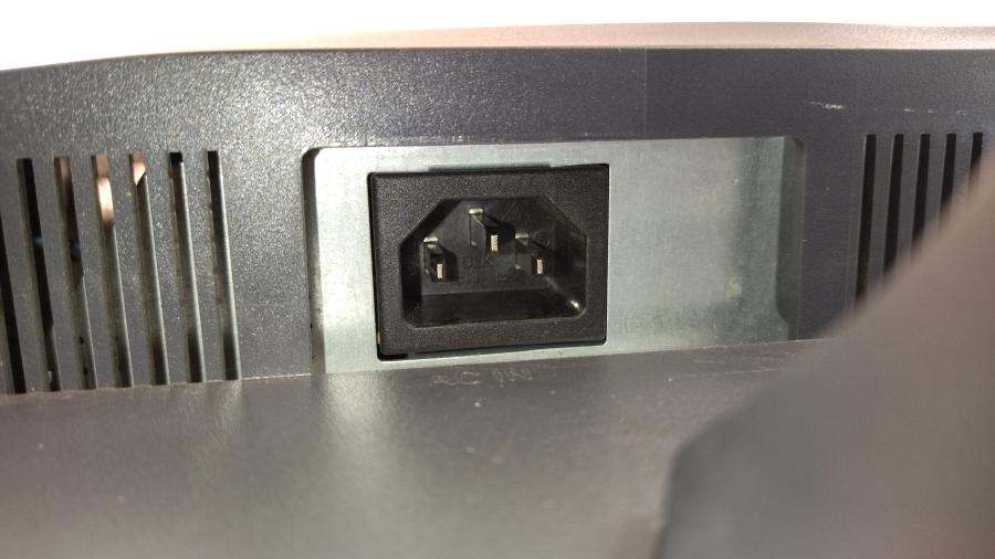 165-083-001 Монитор ЖК VIEWSONIC VA703b-8 #9