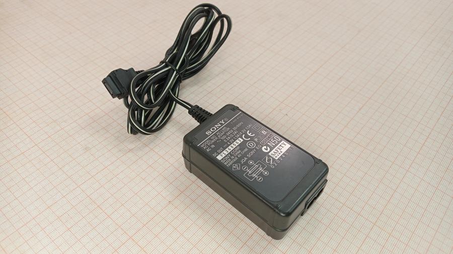 165-582-001 СЗУ для фотоаппарата SONY AC-LM5 #1