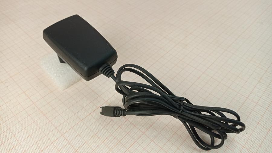 165-600-001 СЗУ для мобильных устройств Sony Ericsson CST-13 #1