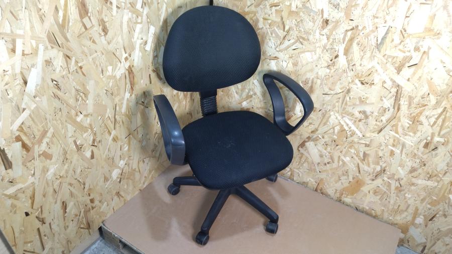 204-025-001 Кресло Chairman CH 682 #1