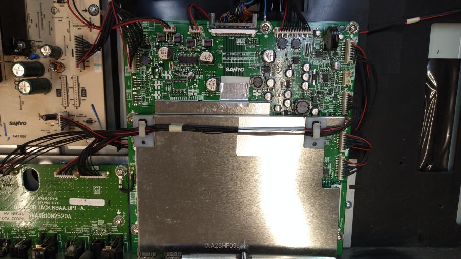 004-014-001 Монитор ЖК PANASONIC TH-47LF25ER #16