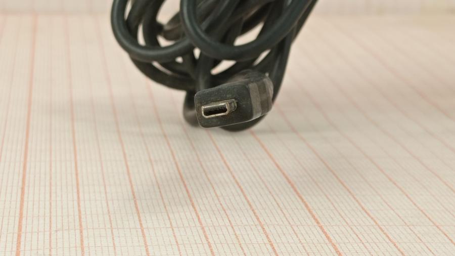 165-612-001 СЗУ для мобильных устройств МТС STC-A22050U8-A #9