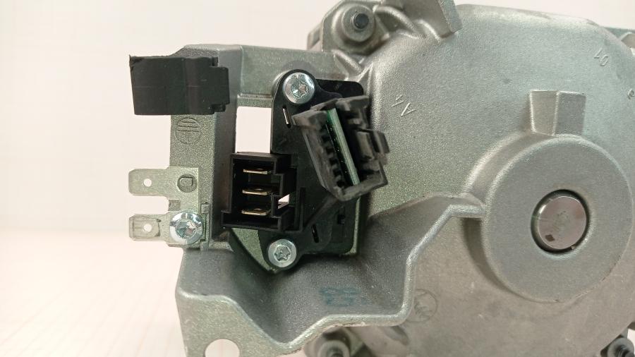 111-301-001 Двигатель для стиральной машины BOSCH 1BS6530-8AD #6