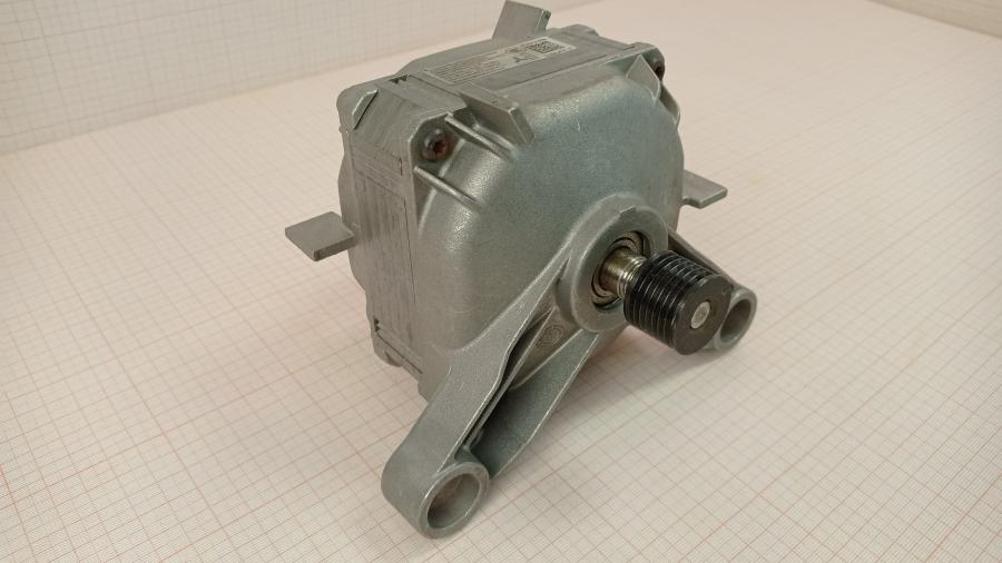 111-301-002 Двигатель для стиральной машины BOSCH 1BS6530-8AD #1