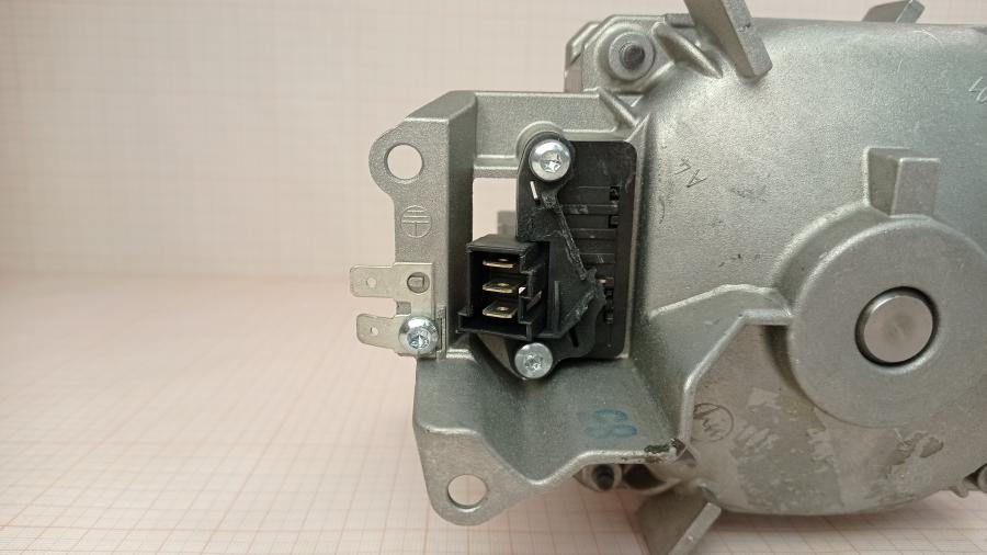 111-301-003 Двигатель для стиральной машины BOSCH 1BS6530-8AD #6