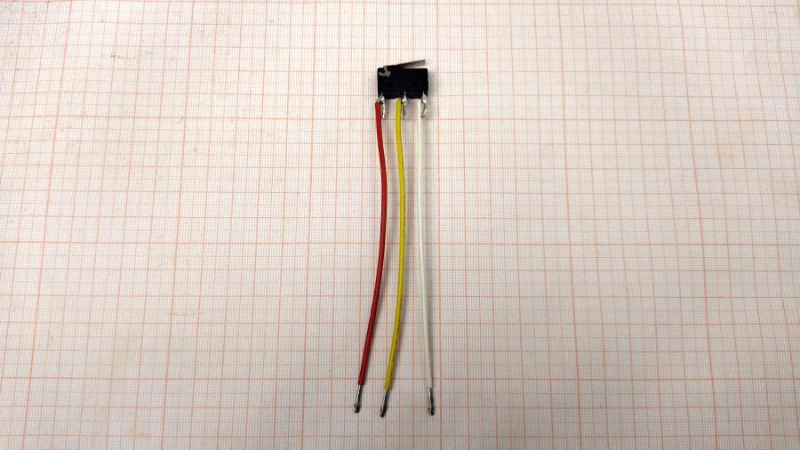 111-394-001 Микропереключатель ZIPPY SMV с лапкой #1