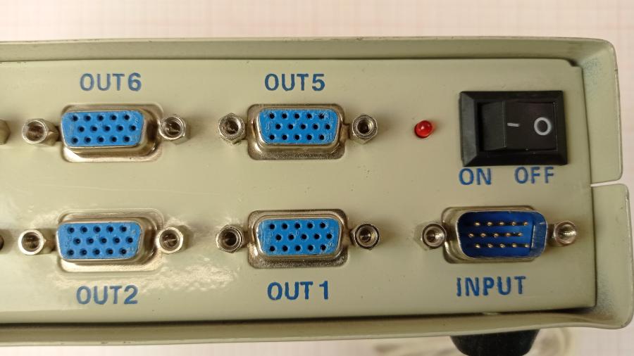 111-628-001 Разветвитель VGA  J&C-2000B #9