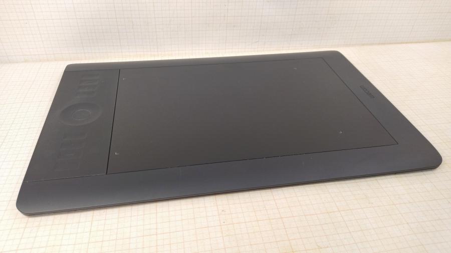 149-314-001 Графический планшет WACOM Intuos 5  TOUCH M PEN TABLET PTH-650 #1