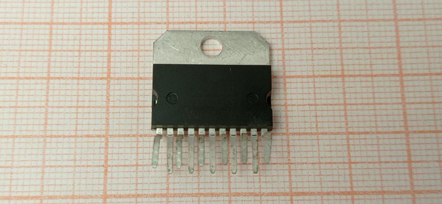 066-067-001 Усилитель  низкой частоты STMicroelectronics TDA2004R #1