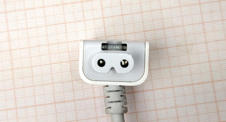 061-106-001 Кабель питания APPLE Volex APC7Q #6