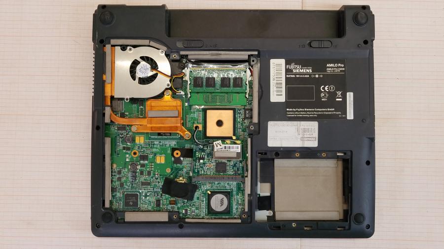 097-015-001 Ноутбук FUJITSU-SIEMENS AMILO Pro V2030D #13