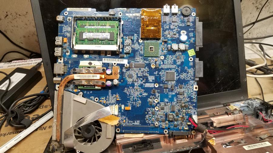 089-175-001 Ноутбук TOSHIBA SATELLITE A215-S4697 #13