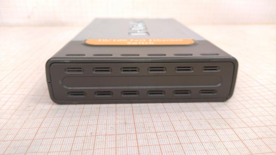 088-652-001 Коммутатор неуправляемый D-LINK DES-1008D #5