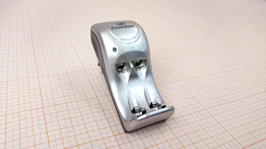 088-721-001 Зарядное устройство GP PowerBank Mini Quick GPPB25GS #1