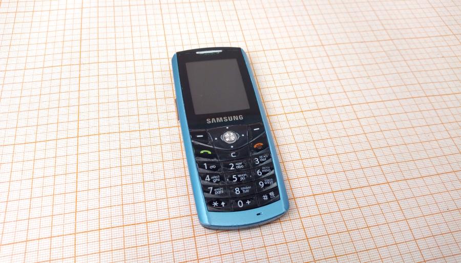 088-861-001 Мобильный телефон SAMSUNG SGH-E200 #1
