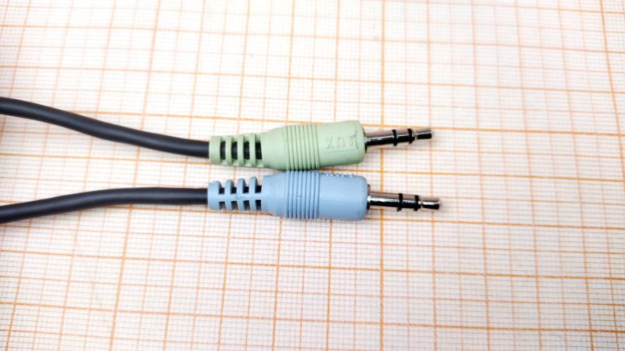 194-070-001 Кабель интерфейсный  MiniJack 3.5 - MiniJack 3.5 1.4m STEREO #2