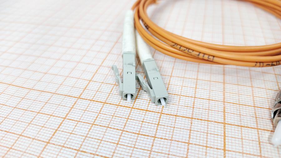 114-037-001 Патч-корд  ST-LC UPC Duplex 50/125 1m #2