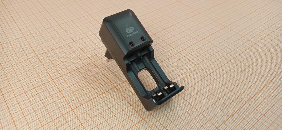 114-149-001 Зарядное устройство GP PowerBank S330 GPPB330GSC #1