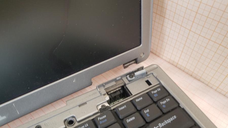 089-153-008 Ноутбук DELL Latitude D600 PP05L #4