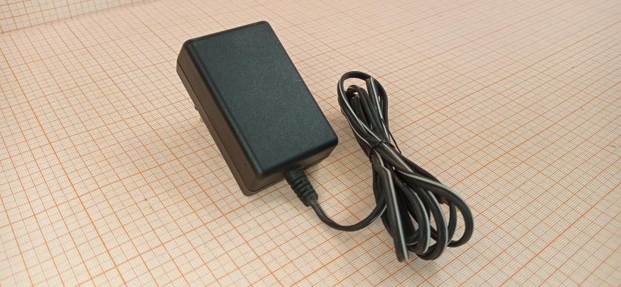 114-288-001 СЗУ для мобильных устройств DELTA EADP-10BB #1