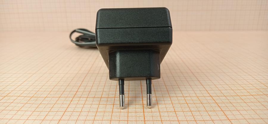 114-288-001 СЗУ для мобильных устройств DELTA EADP-10BB #4