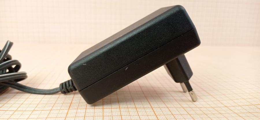 114-288-001 СЗУ для мобильных устройств DELTA EADP-10BB #5