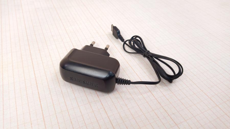 114-310-001 СЗУ для мобильных устройств SAMSUNG ETA3S31EBE #1