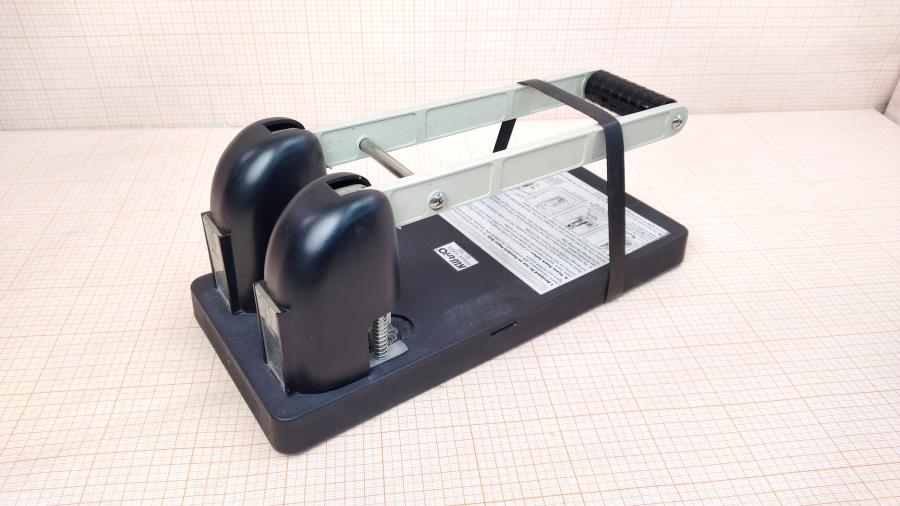 201-011-001 Дырокол KW-triO 952 #1