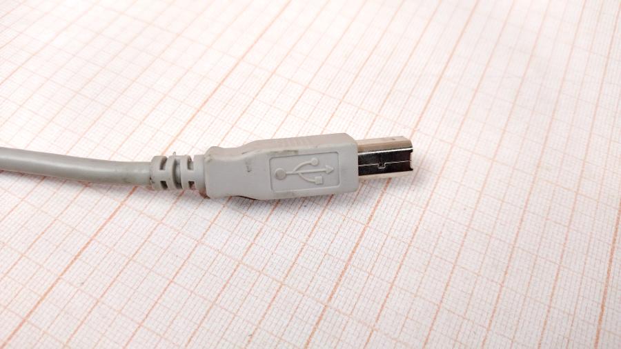 165-981-001 Кабель USB  USB A (M) - USB B (M) 1.8m #4