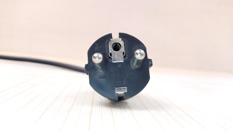 114-442-001 Кабель питания CEE7/7 LEONI CEE7/7 - IEC-C13 3G×1.0мм² 2.5M #3