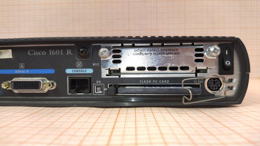 068-033-001 Маршрутизатор CISCO 1601-R #8