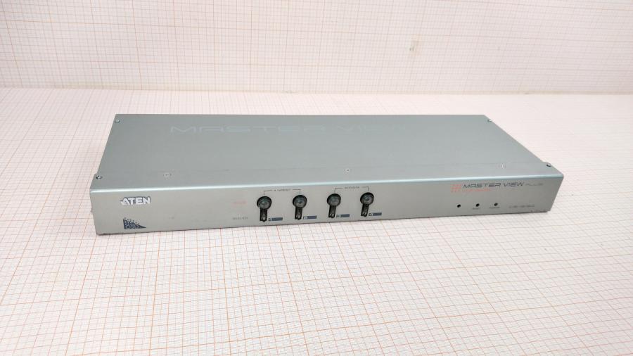 077-076-008 Свитч KVM ATEN Master View PLUS CS-9134 #1