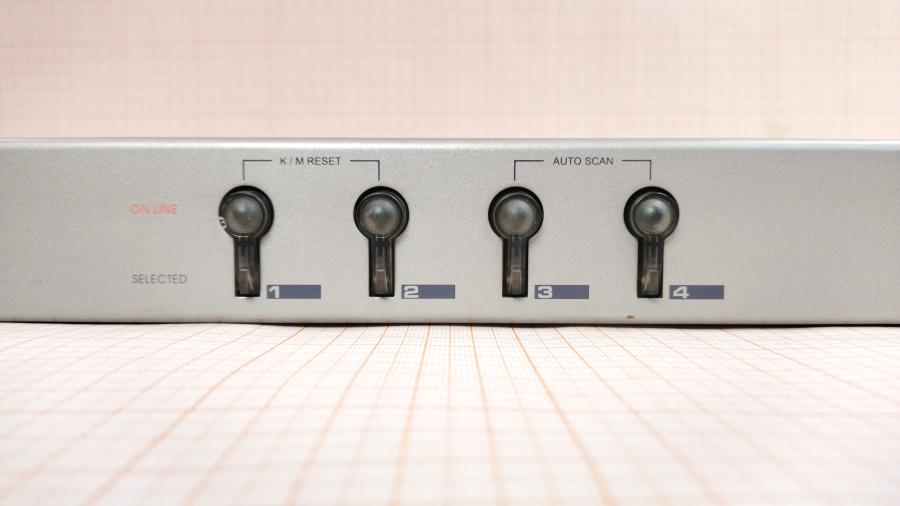 077-076-008 Свитч KVM ATEN Master View PLUS CS-9134 #3