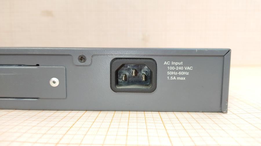 043-082-001 Коммутатор управляемый INTEL Express 535T Switch #9