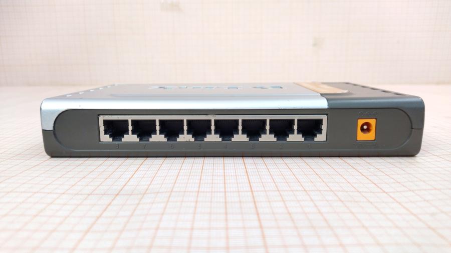 173-251-001 Коммутатор неуправляемый D-LINK DES-1008D #6