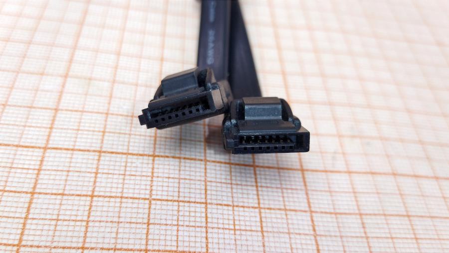 114-736-001 Кабель SATA  SATA 0.2M #2