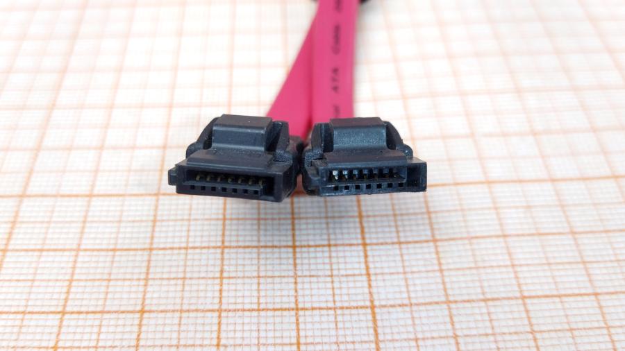 114-736-002 Кабель SATA  SATA 0.2M #2