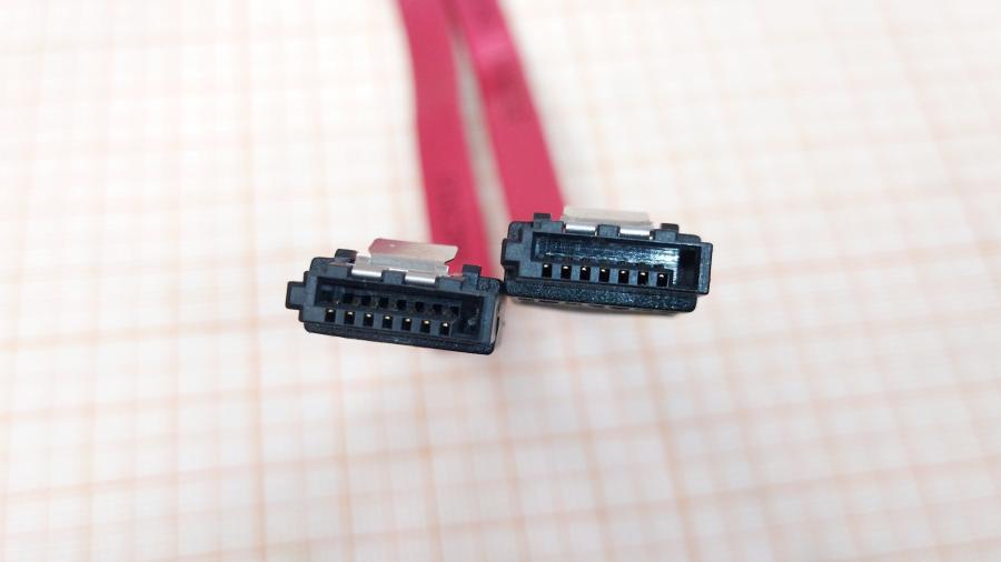 114-738-001 Кабель SATA FOXCONN SATA 0.5M #2